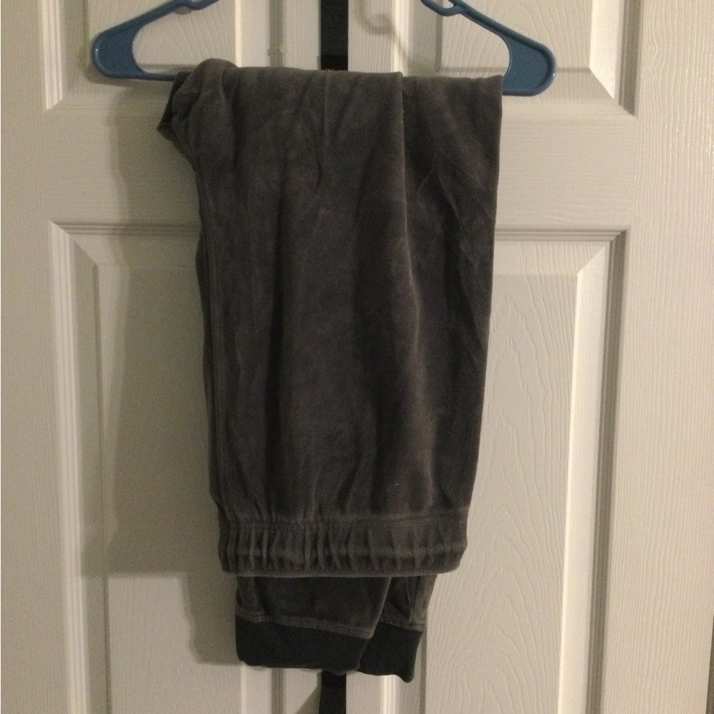Old Navy Men’s Gray Velour Joggers with Elastic Cuffs